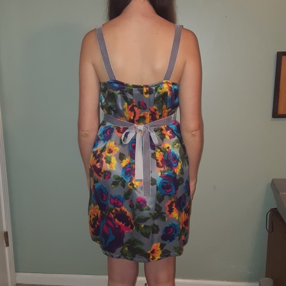 Old Navy Floral Dress w/Velvet Details - Picture 2 of 3